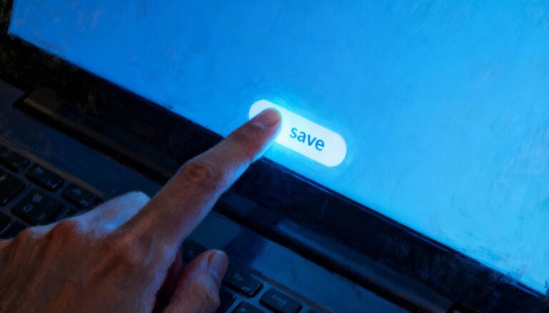 컴퓨터 화면의 'save' 버튼에 손가락을 뻗어 누르려는 순간